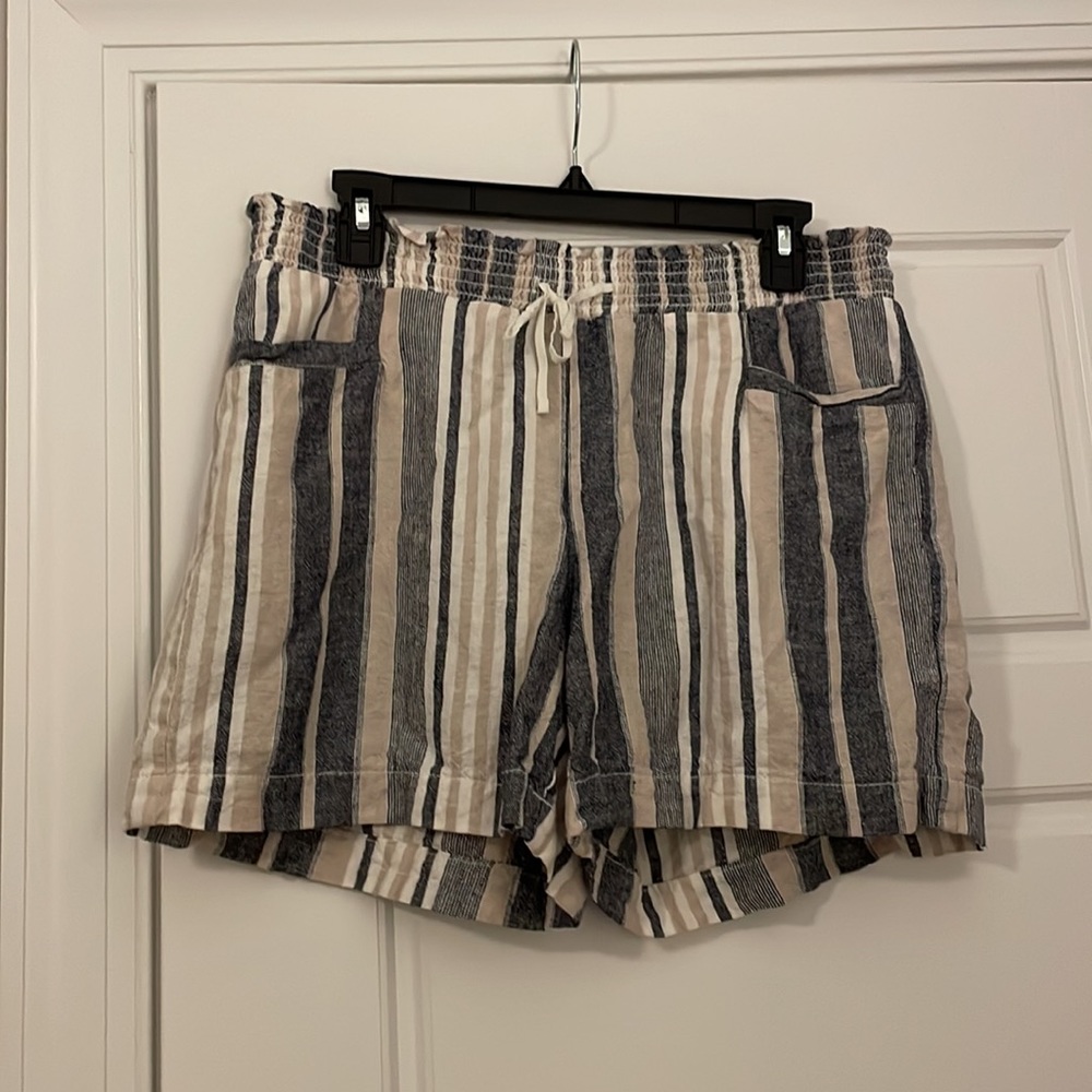 Linen blend shorts